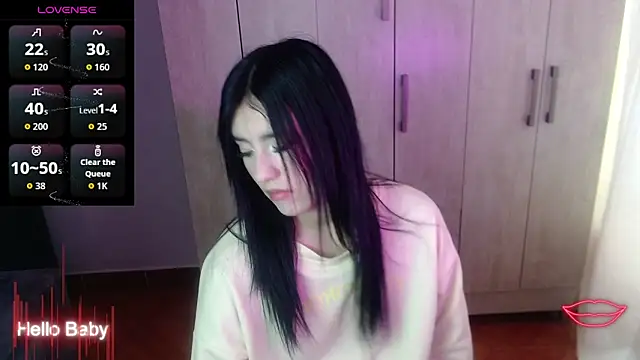 Velvet 28 online show from October 28, 2025, 12:52 pm