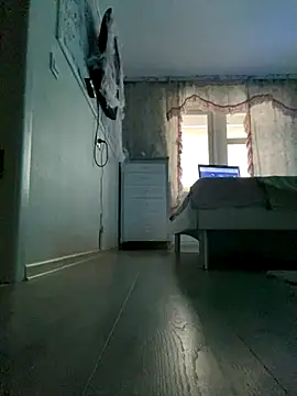 missevacrystal online show from October 31, 2025, 12:17 pm