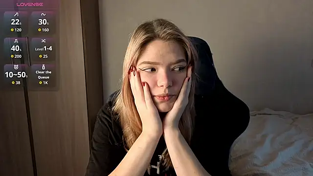 Snapshot of KatanaSVibe chatting on October 29, 2025, 11:45 am KatanaSVibe online show from October 29, 2025, 11:45 am