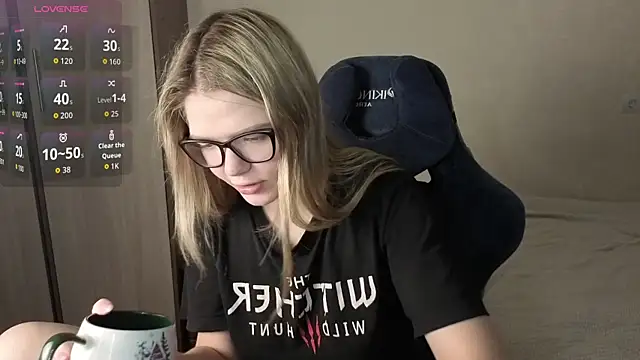 Snapshot of KatanaSVibe chatting on November 28, 2025, 1:47 pm KatanaSVibe online show from November 28, 2025, 1:47 pm