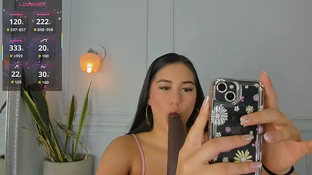 Jazmiinee online show from January 6, 2026, 7:17 pm