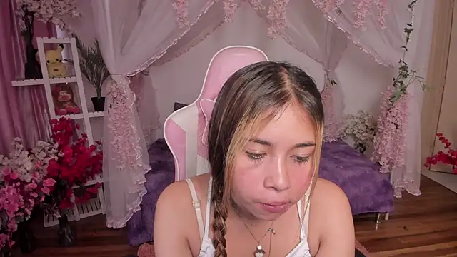 sweet daniiela online show from October 11, 2025, 8:18 pm