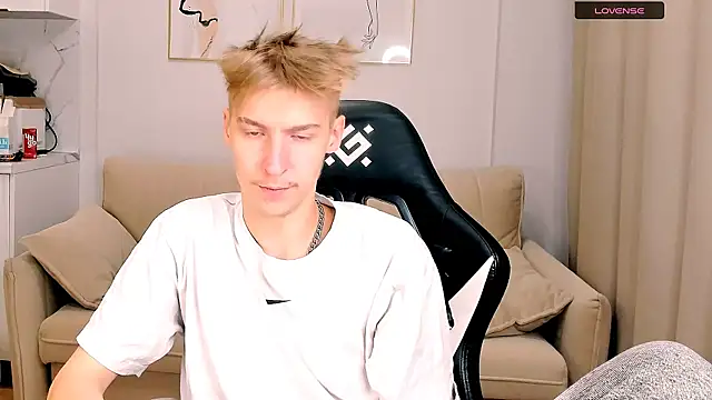 MrSexyCum4U online show from October 21, 2025, 12:06 pm