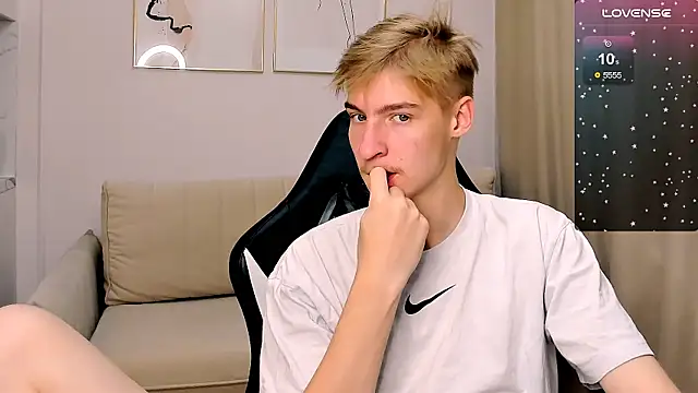 MrSexyCum4U online show from November 4, 2025, 1:21 pm