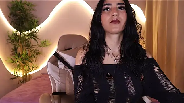 Snapshot of Emma_and_Issac chatting on October 6, 2025, 4:54 am Emma and Issac online show from October 6, 2025, 4:54 am