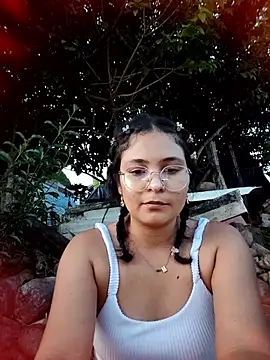 Lily-o online show from October 10, 2025, 10:42 pm