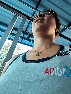 Lily-o online show from November 13, 2025, 10:08 pm