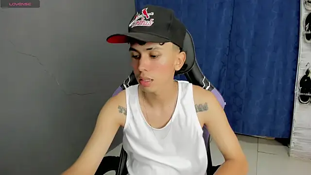 Snapshot of Damien_444 chatting on October 29, 2025, 3:53 am Damien 444 online show from October 29, 2025, 3:53 am