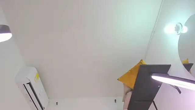 Snapshot of samantaasm chatting on February 10, 2026, 9:08 pm samantaasm online show from February 10, 2026, 9:08 pm