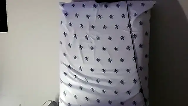 Snapshot of Triggerhappycj100 chatting on November 2, 2025, 11:40 pm Triggerhappycj100 online show from November 2, 2025, 11:40 pm