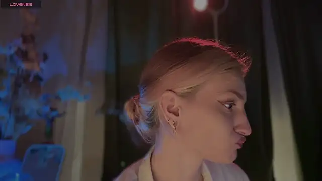 WendyGilber online show from April 28, 2026, 7:19 pm