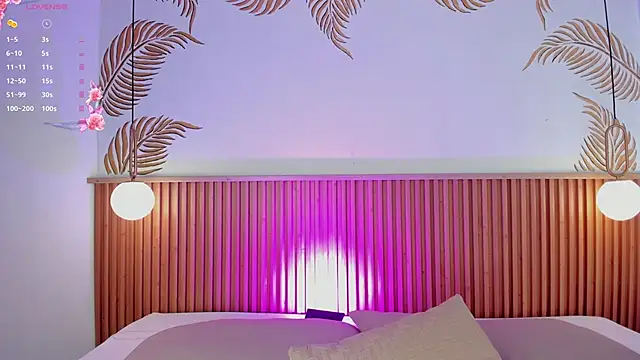 Snapshot of Valleriie_ chatting on June 17, 2026, 3:57 pm Valleriie online show from June 17, 2026, 3:57 pm