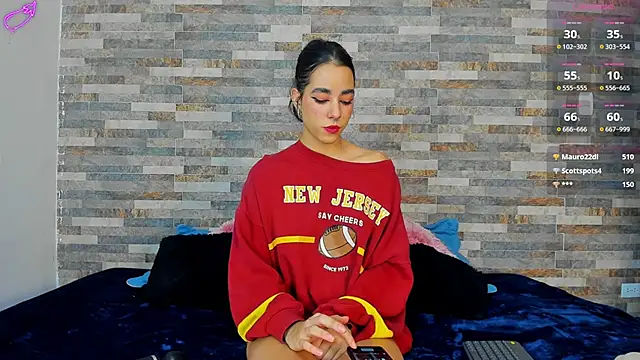 violett  golden online show from October 7, 2025, 2:09 am