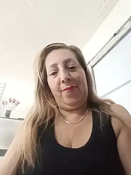 Estefania Arce online show from August 8, 2026, 10:23 pm