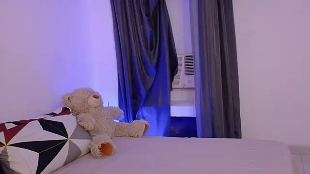 nudesketch1 online show from November 1, 2025, 10:23 pm