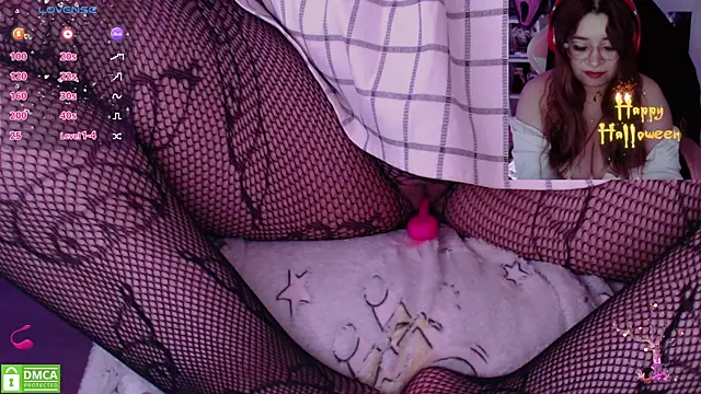 Pink girl0n online show from October 20, 2025, 10:10 pm