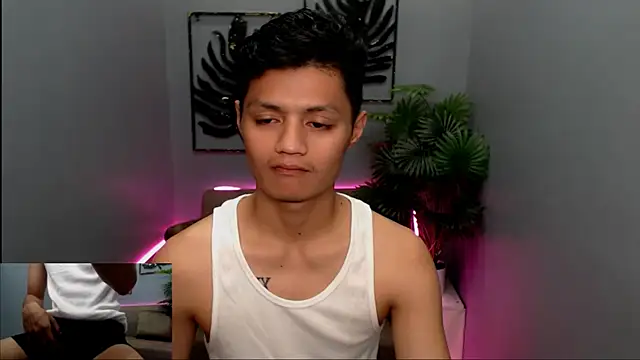 LucasSoYummyy online show from November 19, 2025, 7:47 pm