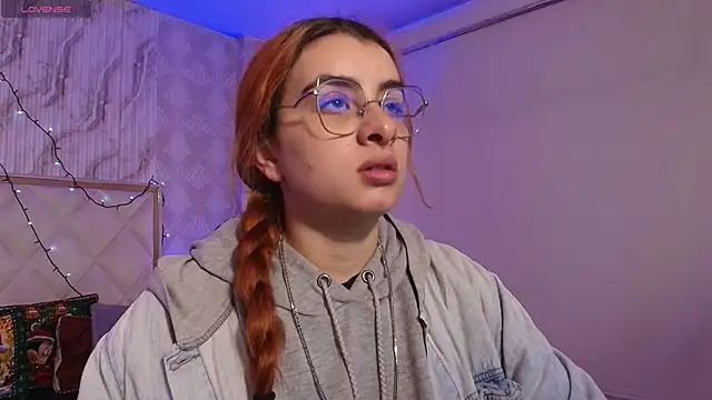 Naomy tay1 online show from December 19, 2025, 2:40 am