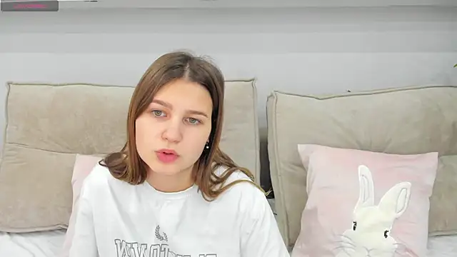 Elle Ellise online show from October 6, 2025, 12:52 am