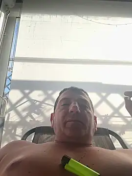 BULLBSX online show from April 10, 2026, 3:39 pm