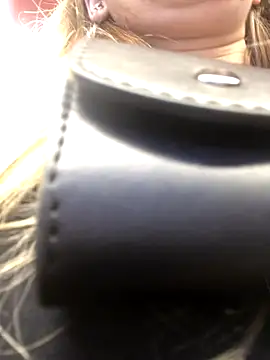 Snapshot of Reina_Cummings chatting on September 17, 2025, 4:03 am Reina Cummings online show from September 17, 2025, 4:03 am
