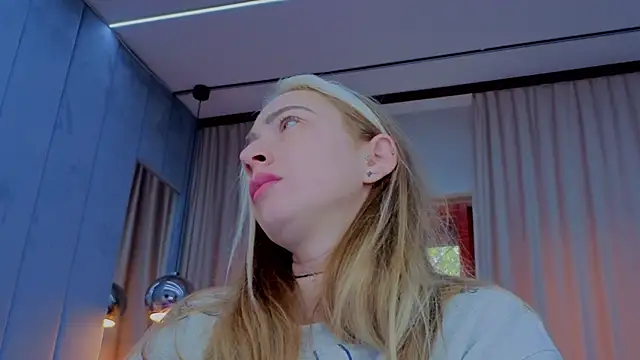 Reina Cummings online show from November 14, 2025, 7:29 am