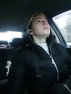 Reina Cummings online show from November 23, 2025, 5:29 am