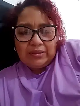 Snapshot of ladytropical1 chatting on September 22, 2025, 12:40 pm ladytropical1 online show from September 22, 2025, 12:40 pm