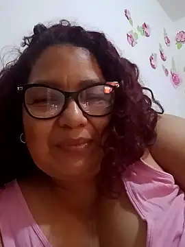 Snapshot of ladytropical1 chatting on October 5, 2025, 4:55 am ladytropical1 online show from October 5, 2025, 4:55 am