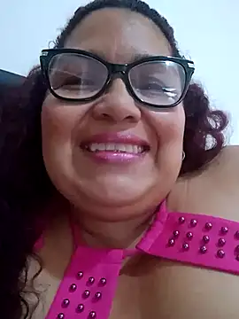 Snapshot of ladytropical1 chatting on October 5, 2025, 8:18 pm ladytropical1 online show from October 5, 2025, 8:18 pm