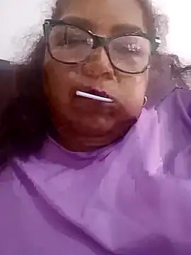 Snapshot of ladytropical1 chatting on November 2, 2025, 4:42 pm ladytropical1 online show from November 2, 2025, 4:42 pm