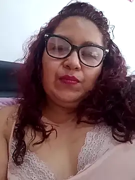 Snapshot of ladytropical1 chatting on November 12, 2025, 6:30 pm ladytropical1 online show from November 12, 2025, 6:30 pm