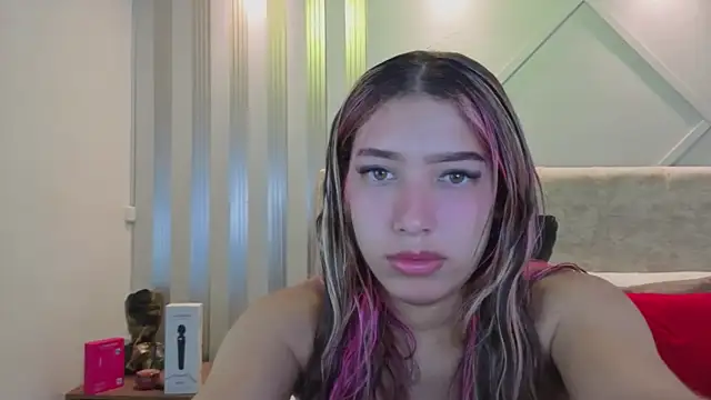 Snapshot of nami_sweet_ chatting on November 10, 2025, 11:42 am nami sweet online show from November 10, 2025, 11:42 am