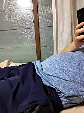 starvingo2002 online show from December 18, 2025, 8:53 am