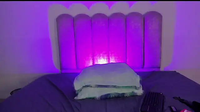 TahliaNovoa online show from March 27, 2026, 4:40 am