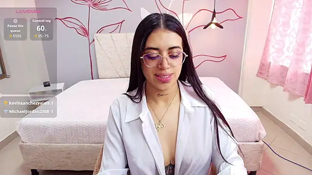 Snapshot of Carla_Bennet_ chatting on September 20, 2025, 12:06 pm Carla Bennet online show from September 20, 2025, 12:06 pm