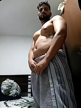 zequi1992 online show from November 11, 2025, 6:24 am