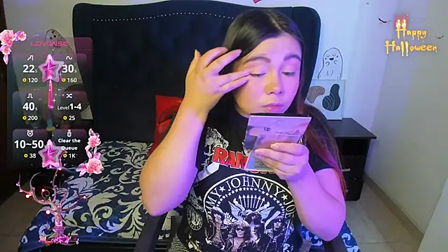 LucyPetit online show from October 16, 2025, 1:34 pm