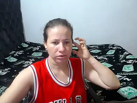 Snapshot of Valentina_charlys chatting on October 23, 2025, 11:42 am Valentina charlys online show from October 23, 2025, 11:42 am