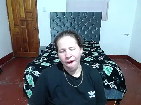 Snapshot of Valentina_charlys chatting on October 27, 2025, 11:47 am Valentina charlys online show from October 27, 2025, 11:47 am