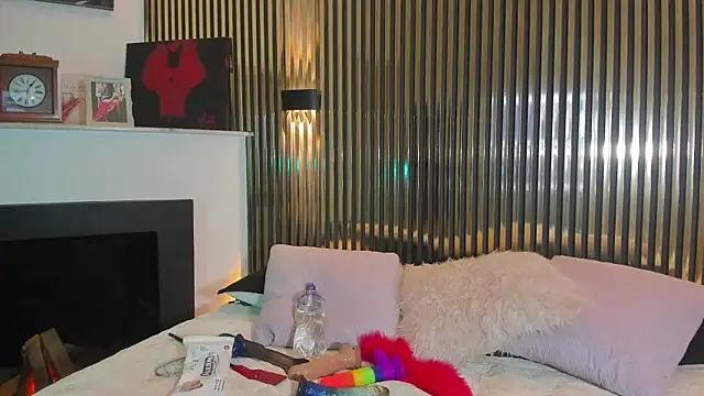 SyraPalmer online show from November 8, 2025, 3:18 am