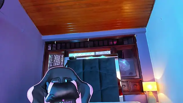 kittyy babee online show from October 31, 2025, 6:53 pm