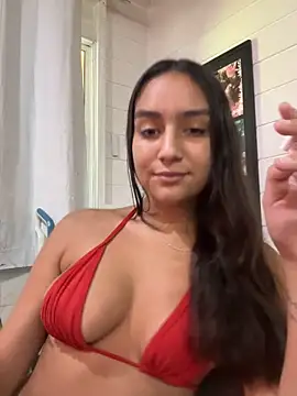 hannahhotwife online show from April 10, 2026, 4:55 pm