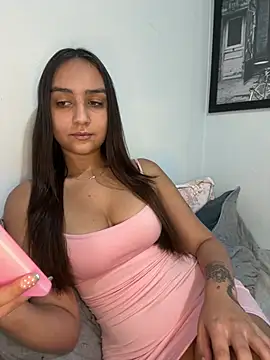 hannahhotwife online show from August 5, 2026, 6:55 pm