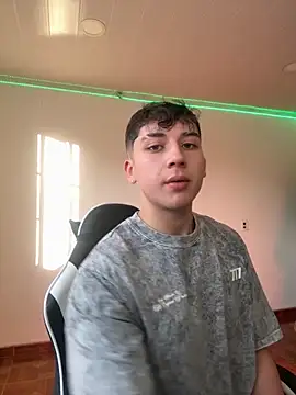 Snapshot of Casper___kyy chatting on October 4, 2025, 10:19 pm Casper kyy online show from October 4, 2025, 10:19 pm