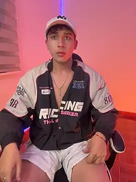 Snapshot of Casper___kyy chatting on October 27, 2025, 11:20 pm Casper kyy online show from October 27, 2025, 11:20 pm