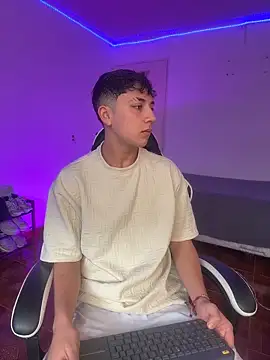 Snapshot of Casper___kyy chatting on November 15, 2025, 6:59 pm Casper kyy online show from November 15, 2025, 6:59 pm