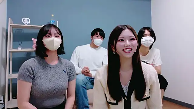 Snapshot of Reto-sama chatting on October 13, 2025, 12:49 pm Reto-sama online show from October 13, 2025, 12:49 pm