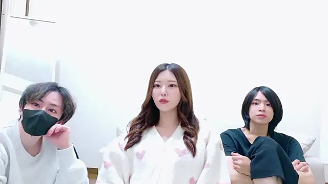 Snapshot of Reto-sama chatting on November 9, 2025, 1:09 pm Reto-sama online show from November 9, 2025, 1:09 pm