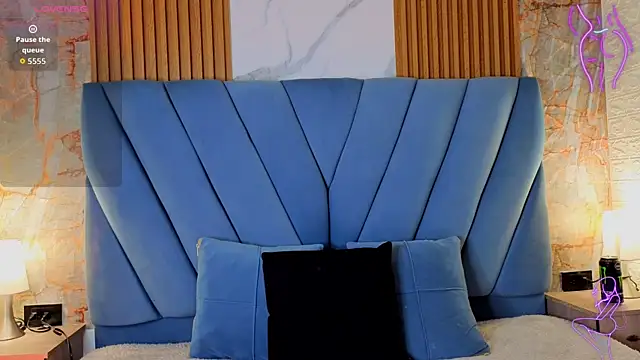 angel  red  online show from September 25, 2025, 1:20 am